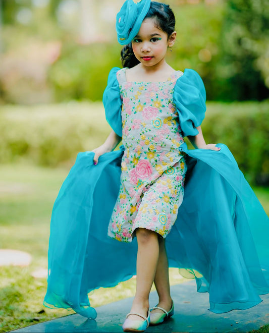 Custom design by Online Darzi