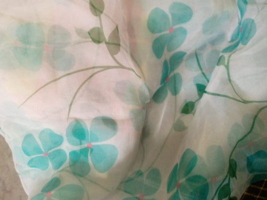 #28 Ivory Clover Organza